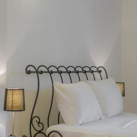 펜션 With Garden Shared Pool - 4 Min From *
