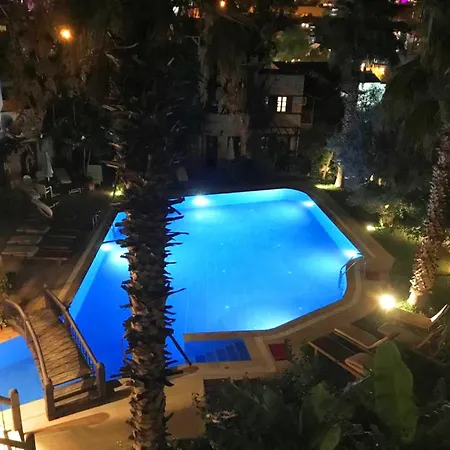 펜션 With Garden Shared Pool - 4 Min From